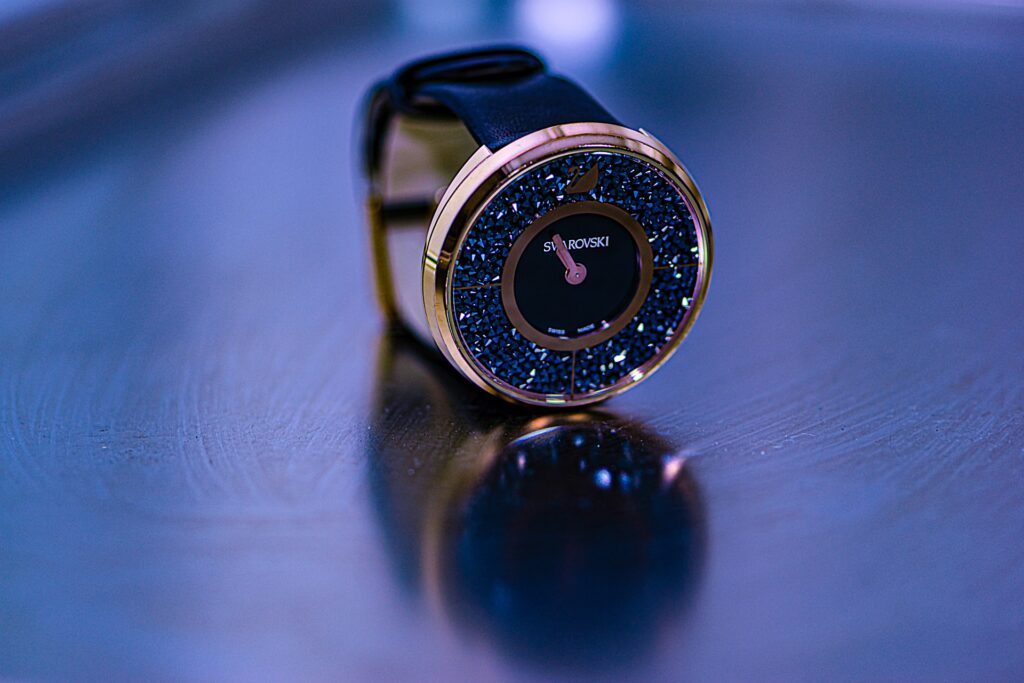 zegarek z kryształami swarovskiego